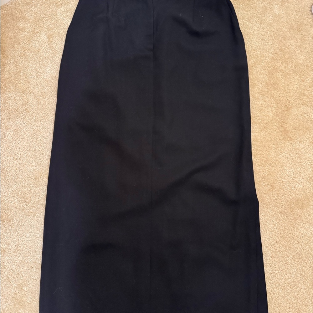 Valerie Stevens 100% wool Classic Black Pencil Skirt, fully lined , size 8